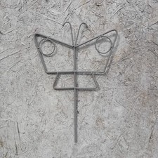 2x NOWE RĘCZNIE ROBIONE 12" (30cm) WYSOKA CECHA MOTYLA PRĘTY PODTRZYMUJĄCE ROŚLINY W KOLORZE SZARYM.