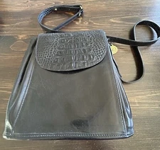 Gorgeous Brahmin Black Croc Embossed Crossbody Bag Purse EUC