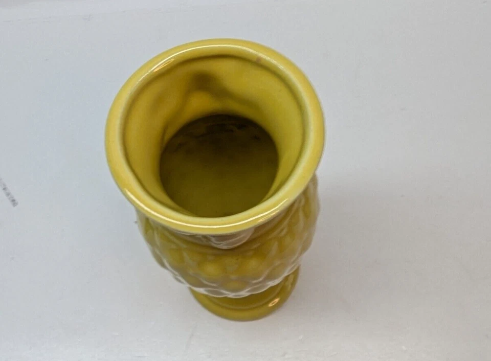 Jarrón pequeño amarillo Fredricksburg cerámica artística vintage 7 pulgadas de alto flores de verano Foto 4 de 4