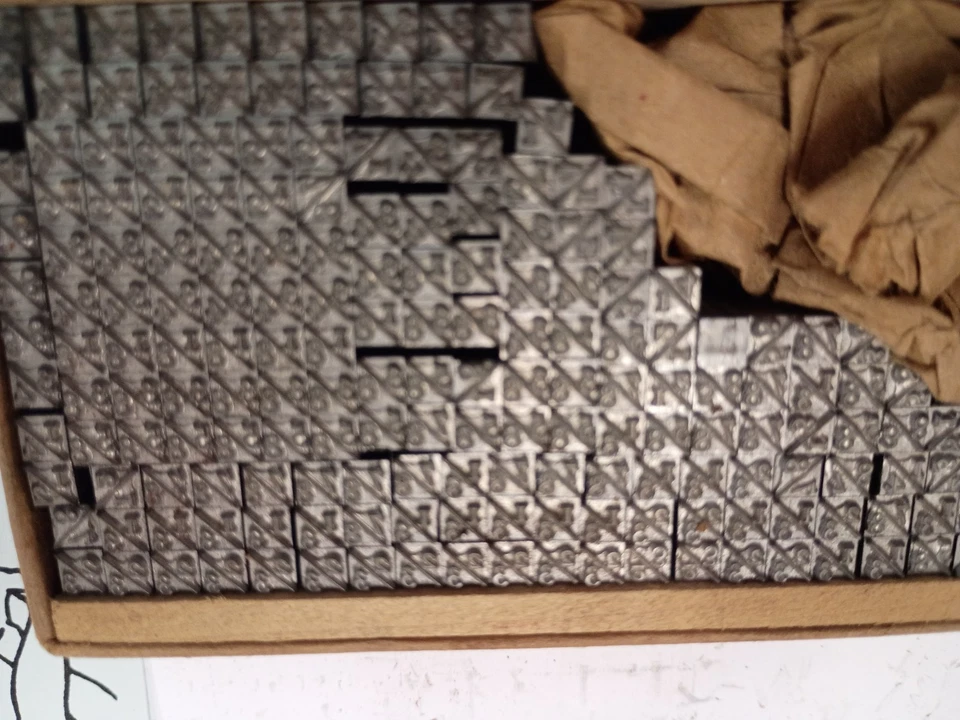 Vintage Linotype Letterpress Type 12 Point Mathematical Sales Fractions - Image 2 of 2