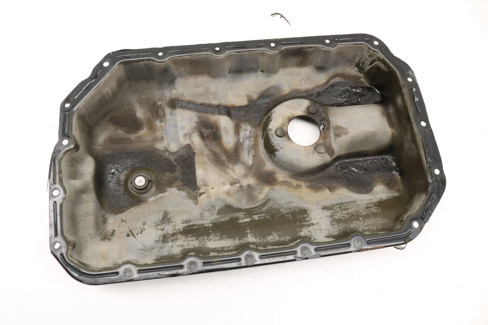 AUDI A5 2008-2011 2013-2016 - Motor inferior cárter de aceite / cárter 06E103600C Foto 2 de 4