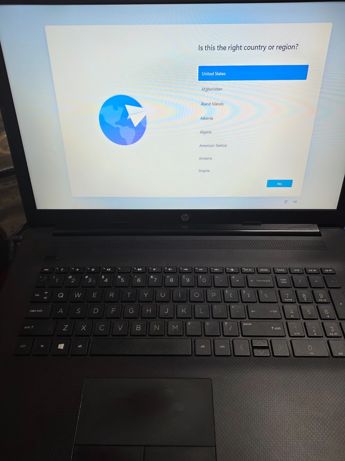 HP 17-BY1053DX Laptop with Intel i5