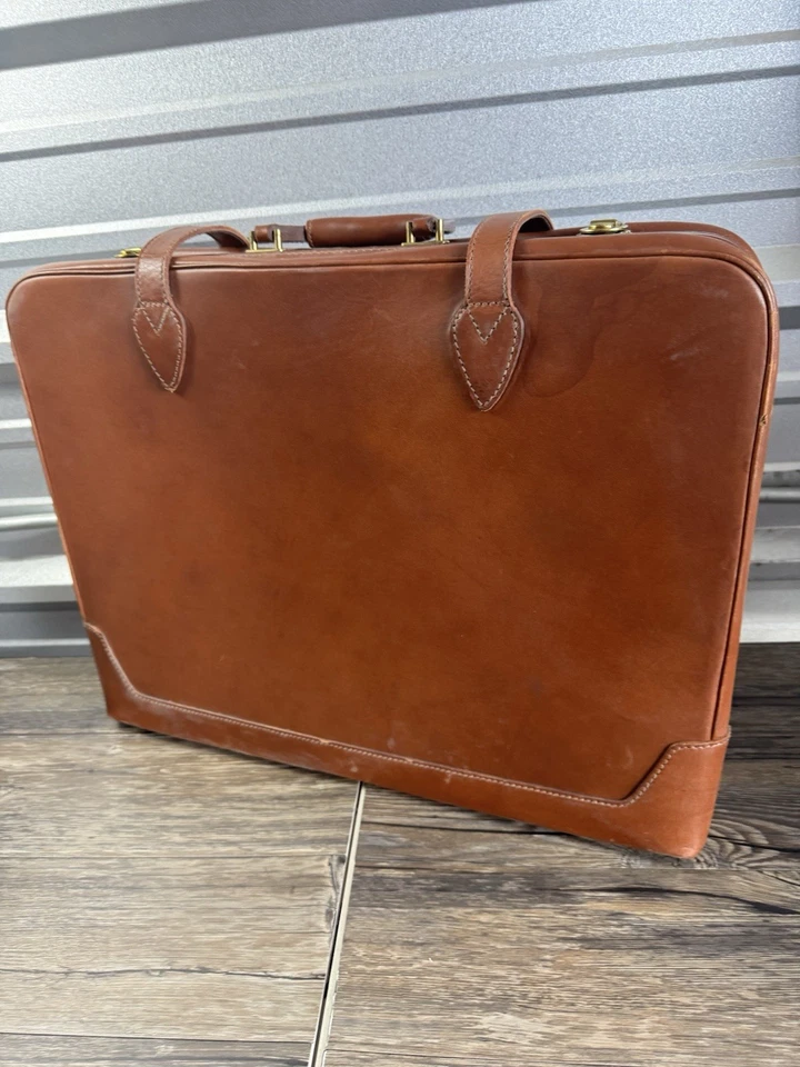 Hermosa bolsa de equipaje de cuero vintage - Bridlehide de Byron Foto 3 de 4