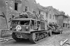 WW2 WWII Photo US Army 155mm Howitzer Artillery Prime Mover World War Two /3200