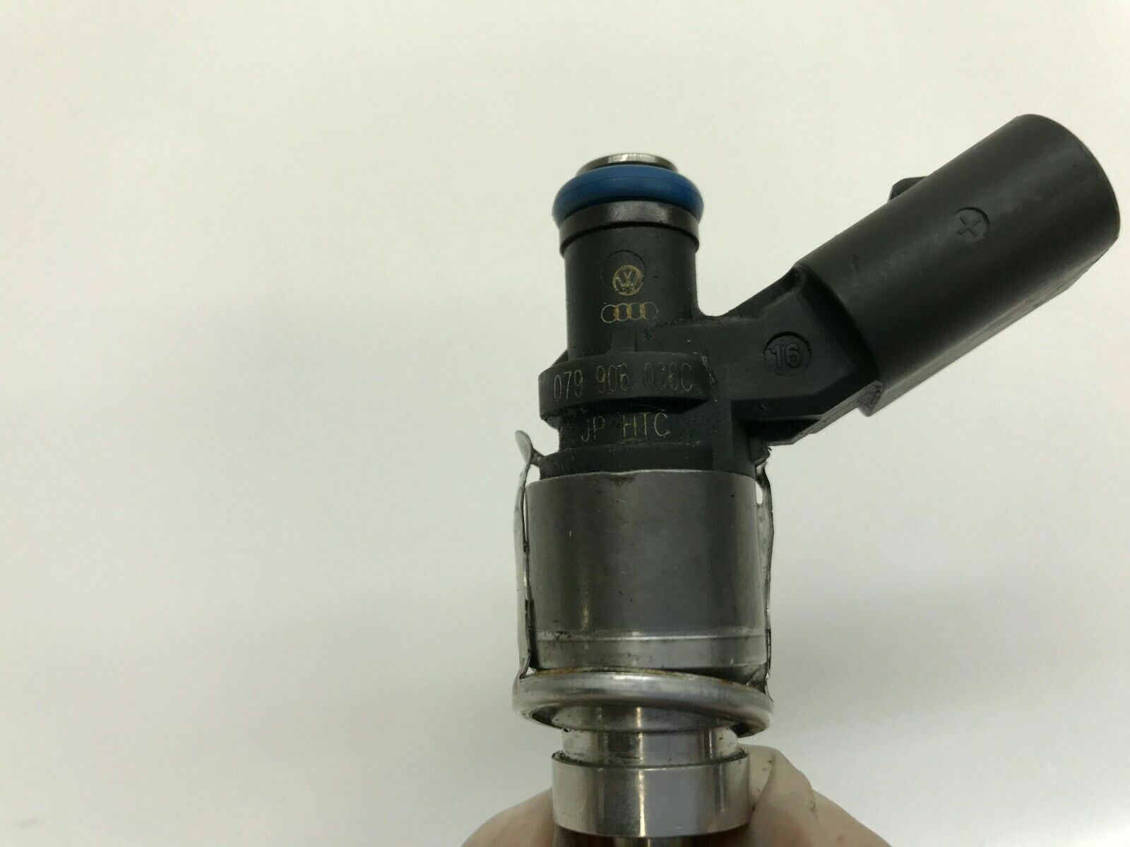 LAMBORGHINI GALLARDO LP550 560 570 ENGINE FUEL INJECTOR OEM 079906036C