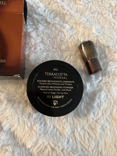NIB Guerlain Terracotta Mineral Flawless Bronzing Powder 01 Light .1 oz - Picture 3 of 10