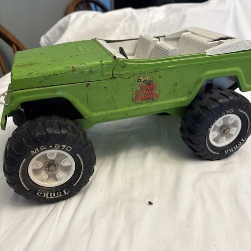 Vintage 1970s Green Tonka Stump Jumper Jeepster - Pressed Steel
