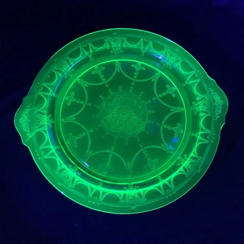 Anchor Hocking Cameo Green Depression Handled Glass Cake Plate 11.5" Uranium