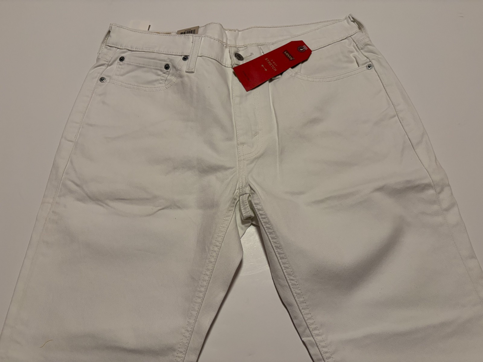 Levi's 541 White Jeans 33 X 30,  Athletic Fit, Tapered Leg, Comfort Stretch thumbnail 2