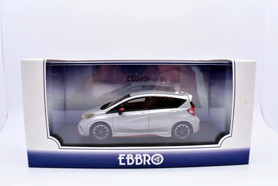 Modellini auto scala 1:43 nissan note Ebbro modellismo statico collezione rare - Immagine 4 di 4