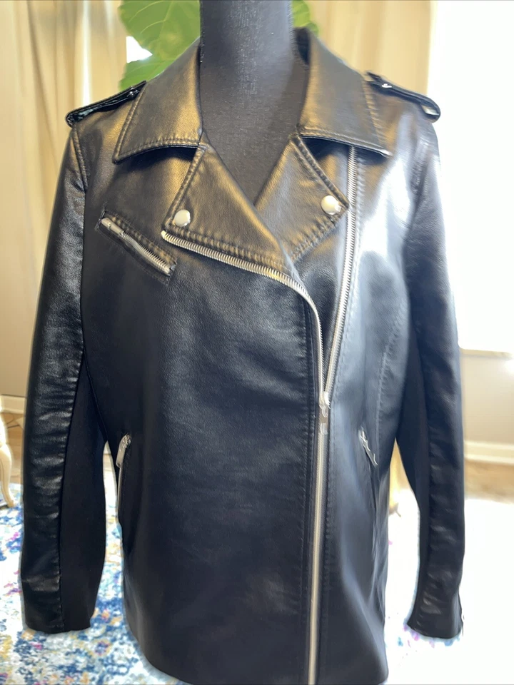 Chaqueta de Moto LANE BRYANT Negra Imitación Cuero Cremallera Asimétrica con Bolsillos 14/16