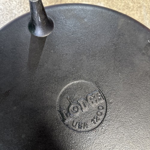 Lodge #12 CO Cast Iron Camp Dutch 3 footed Oven w/Lid USA Made Dutch Oven Pot - Picture 11 of 11