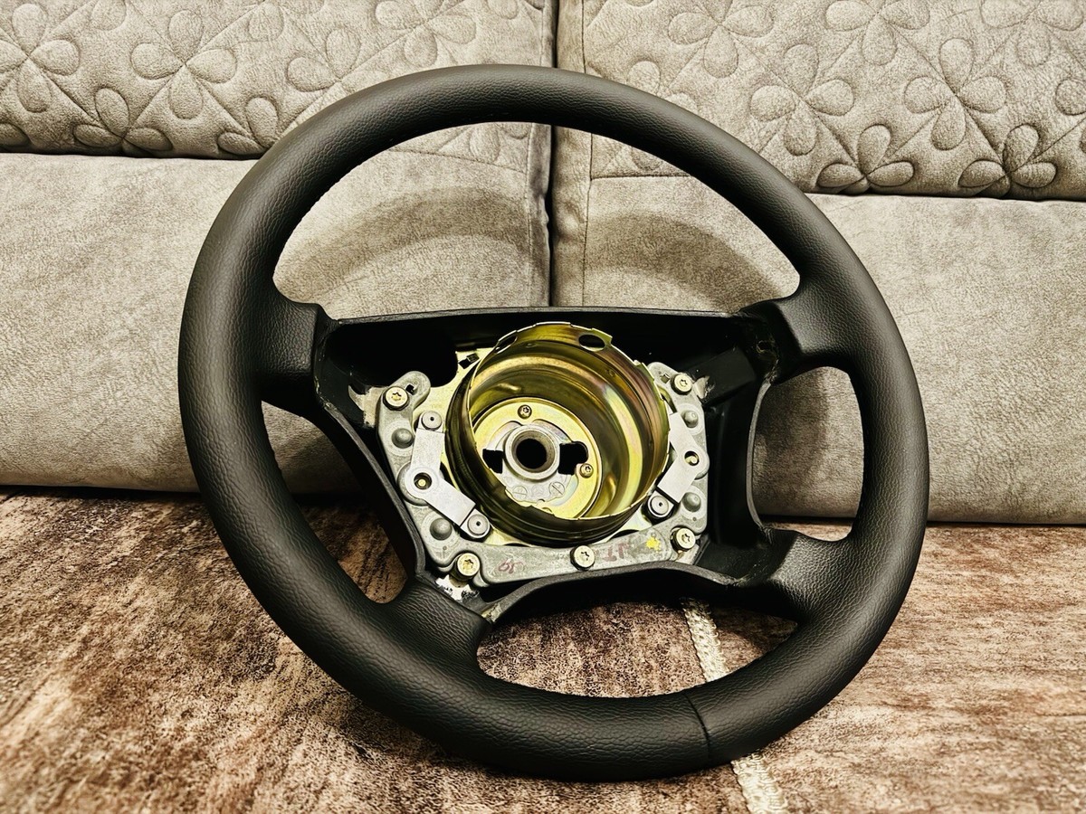 OEM Mercedes-Benz Steering Wheel New Black Leather W140 W202 W210