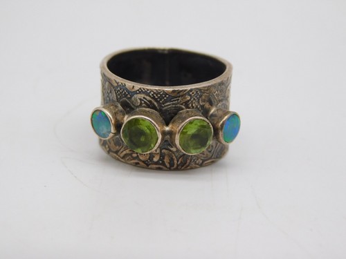 VINTAGE DESIGNER STERLING SILVER PERIDOT FIRE OPAL STONE SCROLLING FLOWER RING