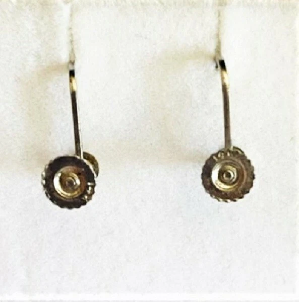 Pendientes de perlas redondas blancas cultivadas de oro blanco de 14 k de 7,5 mm atornilladas en la parte posterior de colección LG Foto 3 de 4