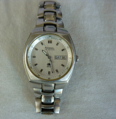 VINTAGE FOSSIL BLUE QUARTZ WATCH DAY DATE ALL STAINLESS STEEL NEW BATTERY