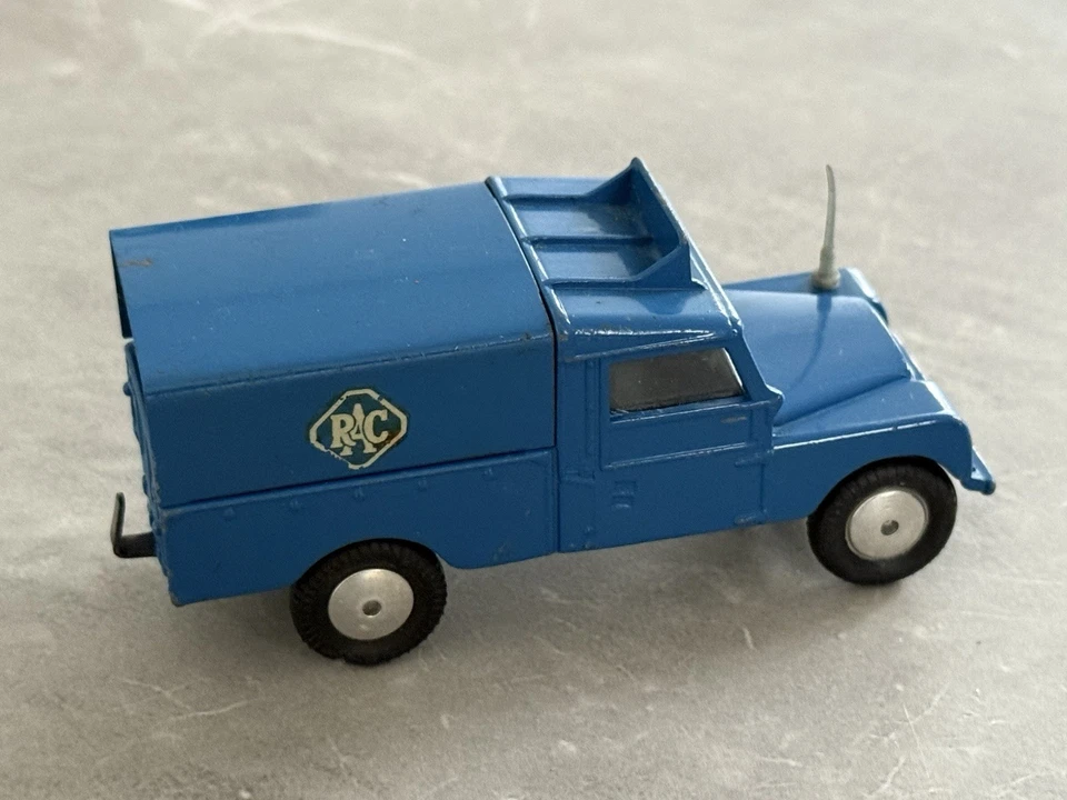 Corgi Toys No.416 RAC Radio Rescue Land Rover (1959-62). - Image 2 of 4