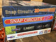 Large LOT Elenco Electronic Snap Circuits Sets Parts Manuals 400 Pieces