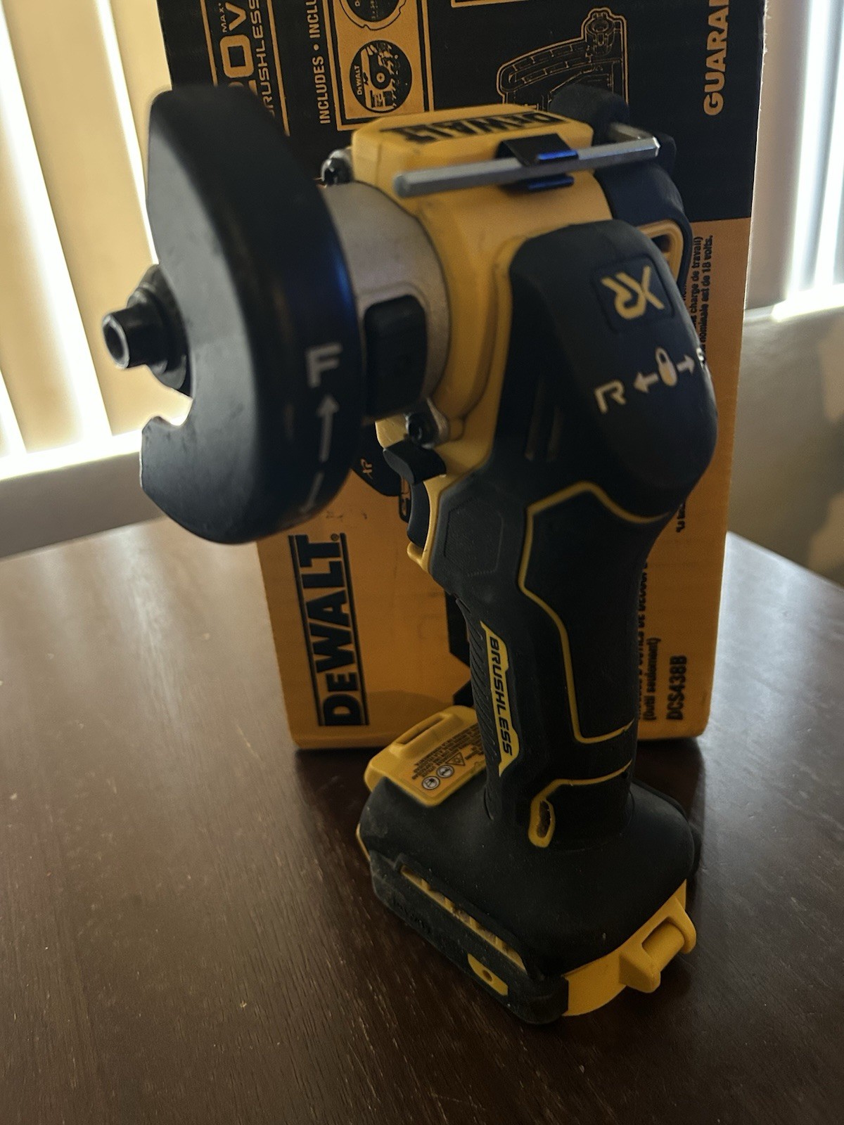 dewalt 20v max xr cut off tool
