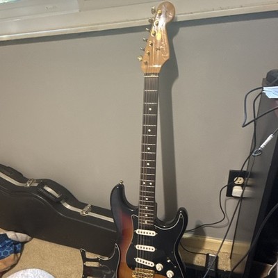 Fender Stratocaster 1999 Sunburst RH 6-String Alder Rosewood + Hard Case