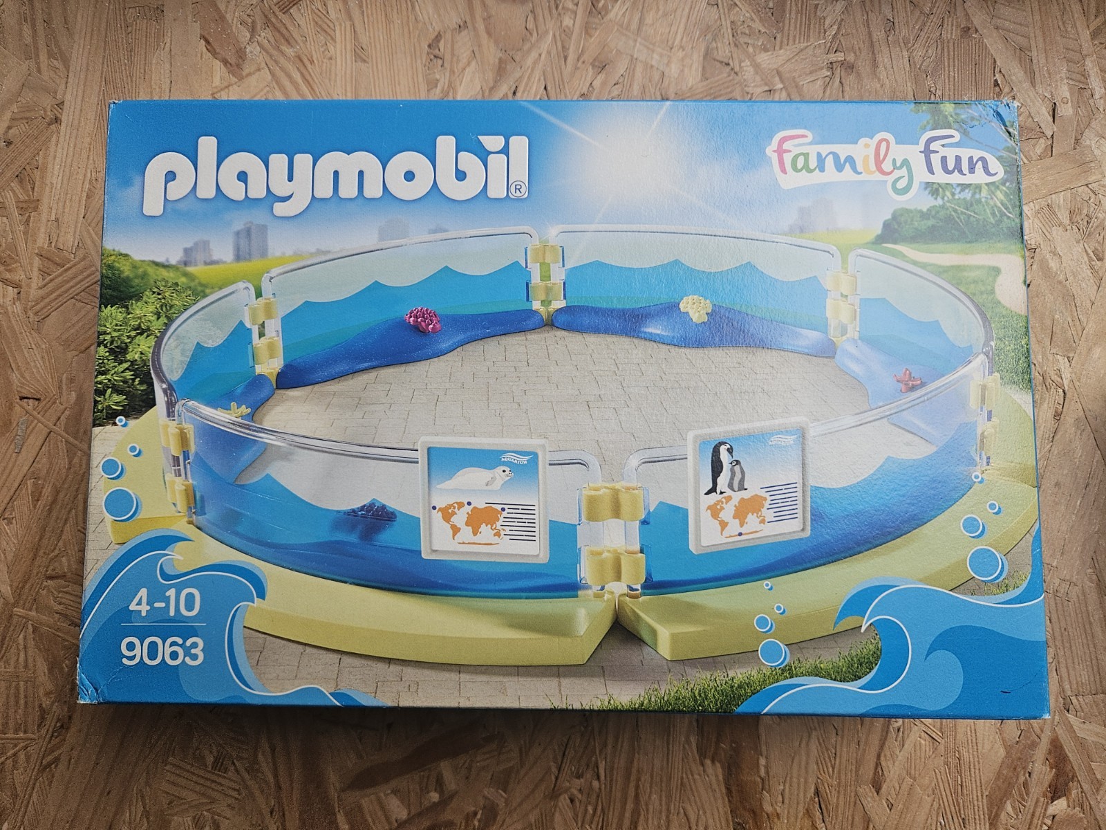 Playmobil Family Fun Aquarium Enclosure 9063 New Boxed 2016