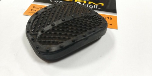 Fiat 500 Abarth Brake or Clutch Pedal Rubber 2 Piece One Pair Pedals - Picture 5 of 6