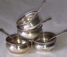 4 ANTIQUE WEBSTER STERLING SILVER OPEN SALT CELLARS & SPOONS