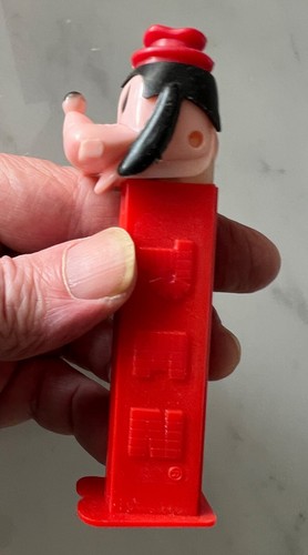 Vintage Pez Goofy Disney Red Stem w feet 1970s Made in Hong Kong Collectible - Picture 3 of 8