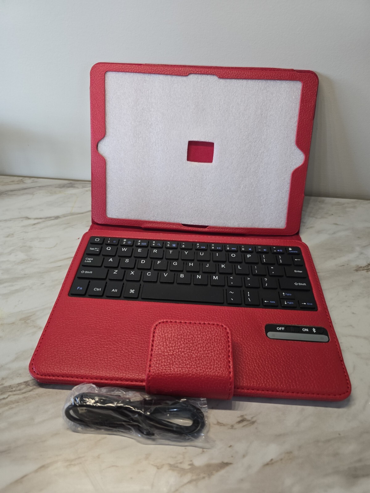 Sleek Bluetooth Keyboard Case for iPad Air - Enhanced Protection and Portable Typing Experience-image