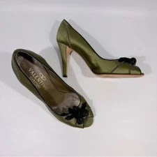 Valentino Garavani Green Satin Jeweled Rhinestone Floral Peep Toe Heels 39