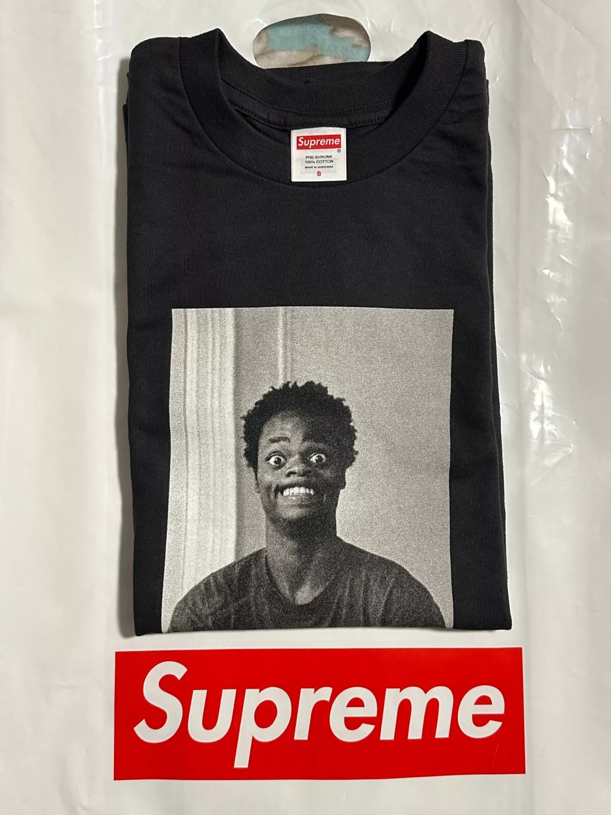 SUPREME THRASHER HAROLD TEE (NOIR) (PETIT) FW24 THREE 6 MAFIA PHOTO T SHIRT