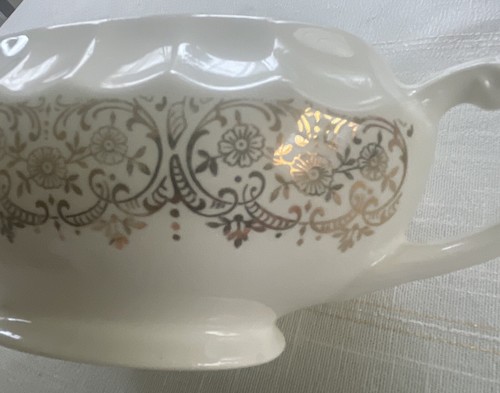 Limoges-American Le Fleur Rouge Gravy Boat With 22K Gold Accents Hard To Find - Picture 10 of 18