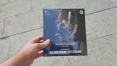 Ultramarines Bladeguard Veteran 03 JOYTOY JT2344 Warhammer 40k 1/18 - Imagen 8 de 22