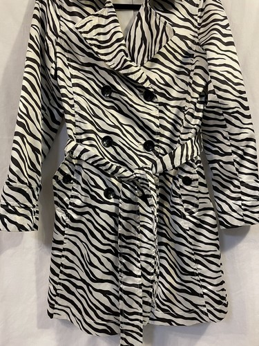 Via Spiga Zebra Belted Coat Size Small - Picture 2 of 10