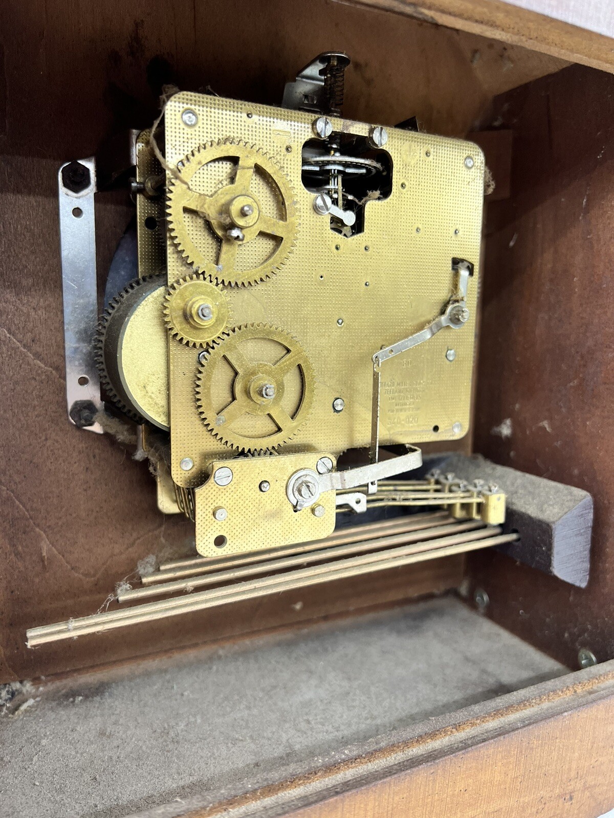 Howard Miller Mantle Clock 612429 Triple Chime Key Wind 105020