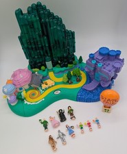 2001 Polly Pocket Wizard Of Oz Playset COMPLETE With 10 Figures - Lights Work!