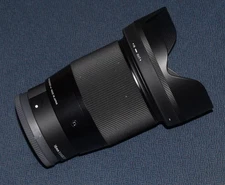 SIGMA 16mm F1.4 DC DN Contemporary Wide Angle Lens 67mm for Sony E Mount APS-C