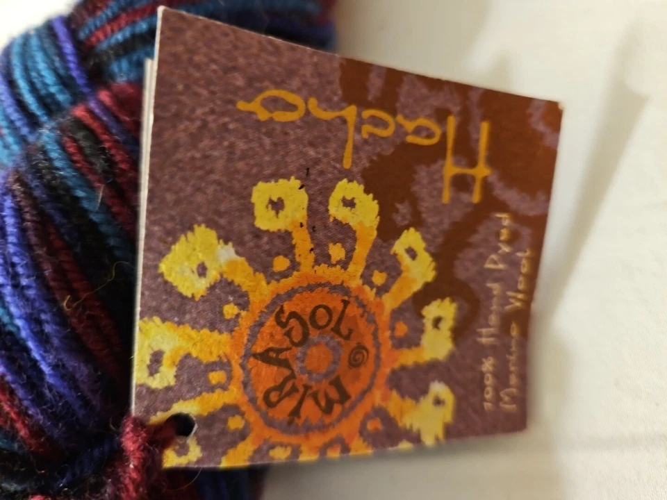 Hacho Hand Dyed Merino Wool #301 Verde Ripple, Spun In Peru - Image 4 of 4