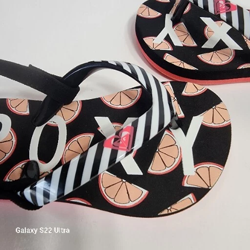 Sandalia chancla Roxy para niños pequeños a rayas negras blancas con melones coral melocotón 5/6 Foto 3 de 4