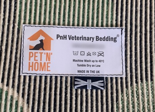 10 PIECES Vet Bed - 50 x 38cm - NON SLIP PnH Veterinary Bedding® RANDOM PIECES - Picture 2 of 3