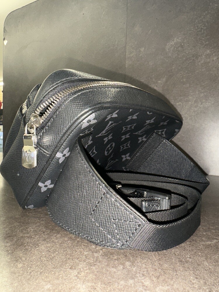 Louis Vuitton Outdoor Bum Bag M30245 PLEASE READ DESCRIPTION Louis Vuitton Outdoor Bum Bag M30245 PLEASE READ DESCRIPTION