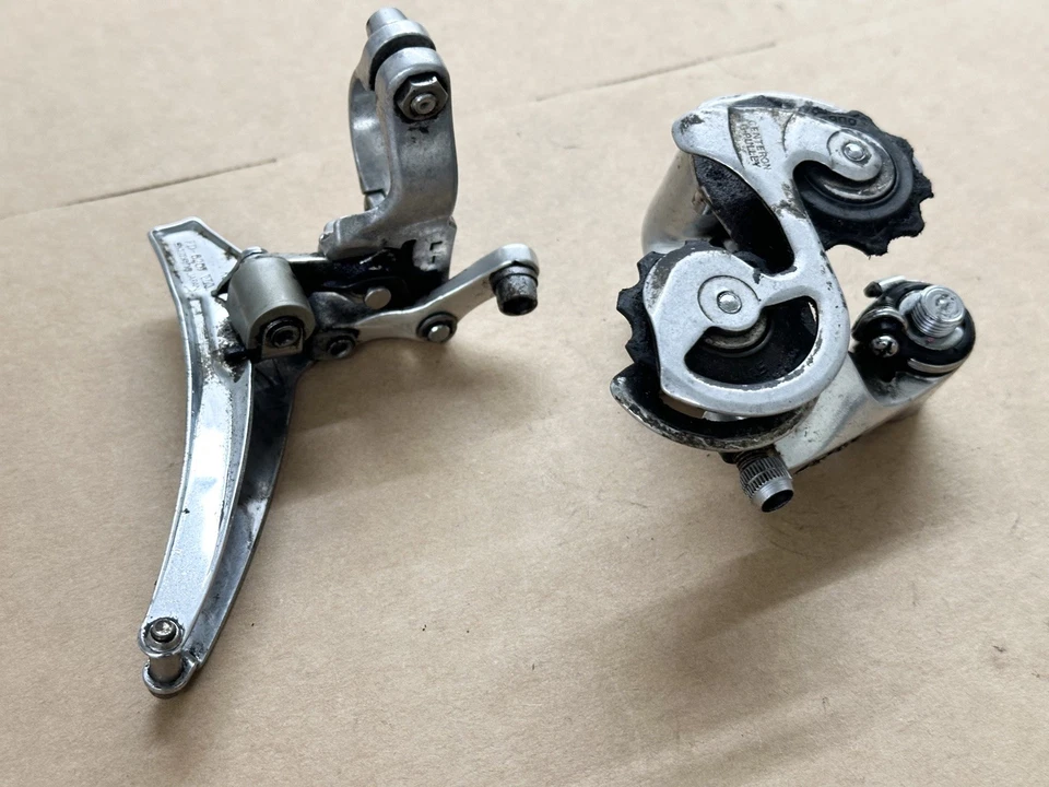 Câmbio traseiro dianteiro vintage Shimano 600 SIS RD-6208 FD-6207 Japão - Imagem 3 de 4