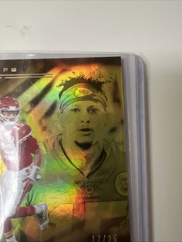 2020 Panini Illusions - Patrick Mahomes II #2 Trophy Collection Gold /25 - Picture 5 of 6