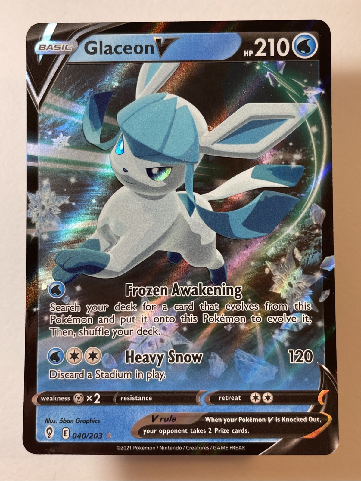 Glaceon V 040/203 - SWSH07: Evolving Skies Holo (NM)