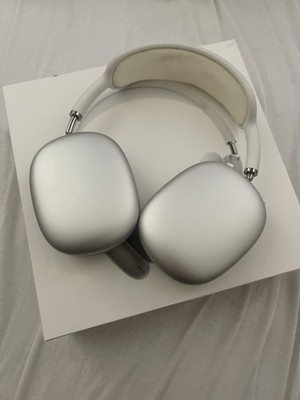Apple AirPods Max 1 mit Smart Case, Silber, Lightning-Anschluss, 2020