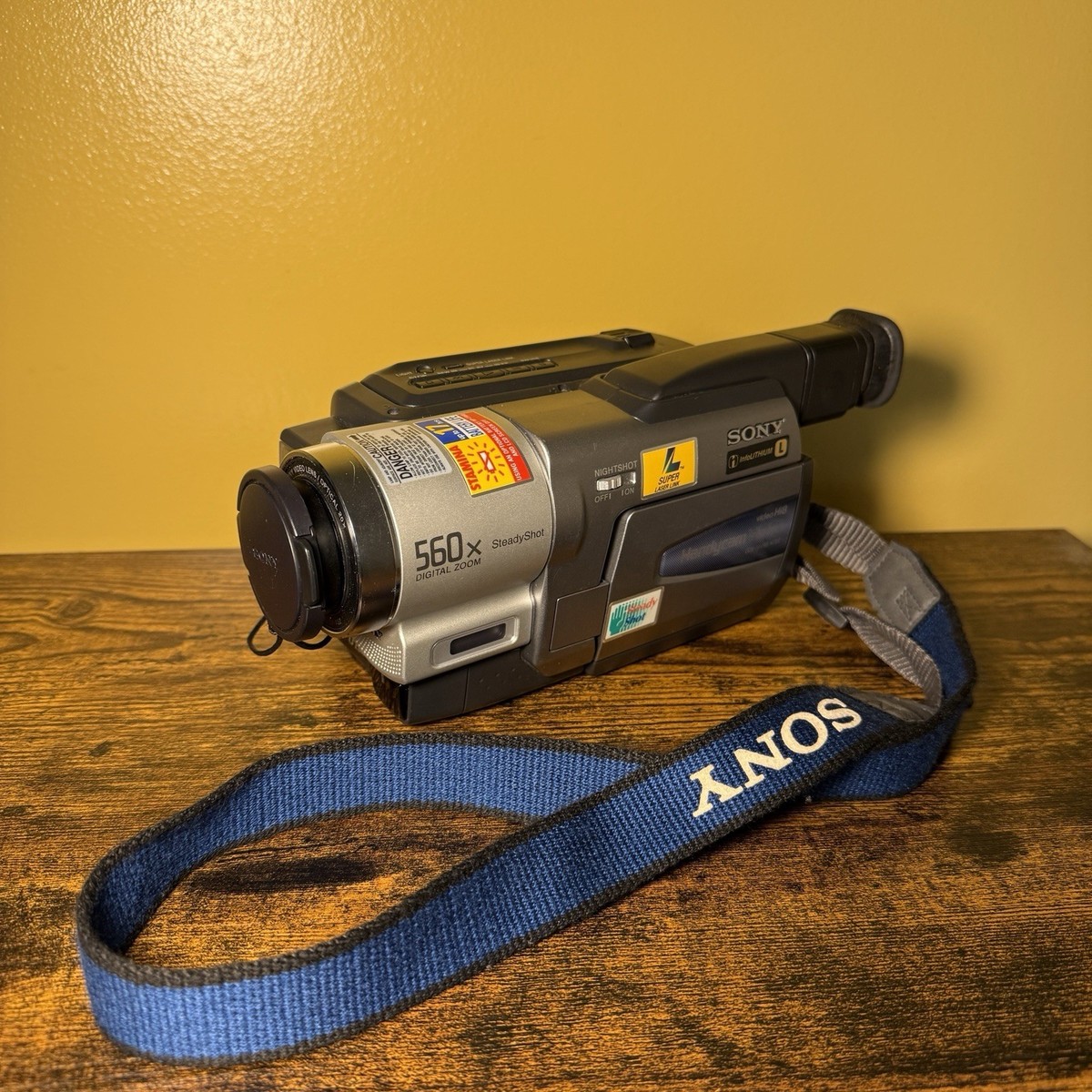 Sony Handycam Vision CCD-TRV98 NTSC Hi8 Video8 8mm Camcorder