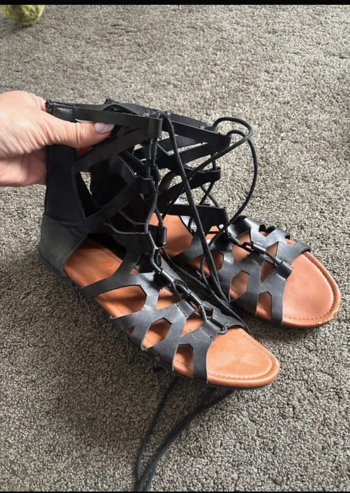 Women’s Black Strappy Flat Faux Leather Sandals UK 9 Summer - Image 2 of 2