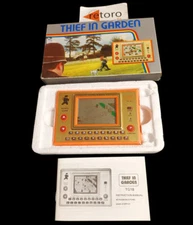QUARTZ LCD GAME THIEF IN GARDEN Handheld Game & Watch TG-18 Tronica Complete