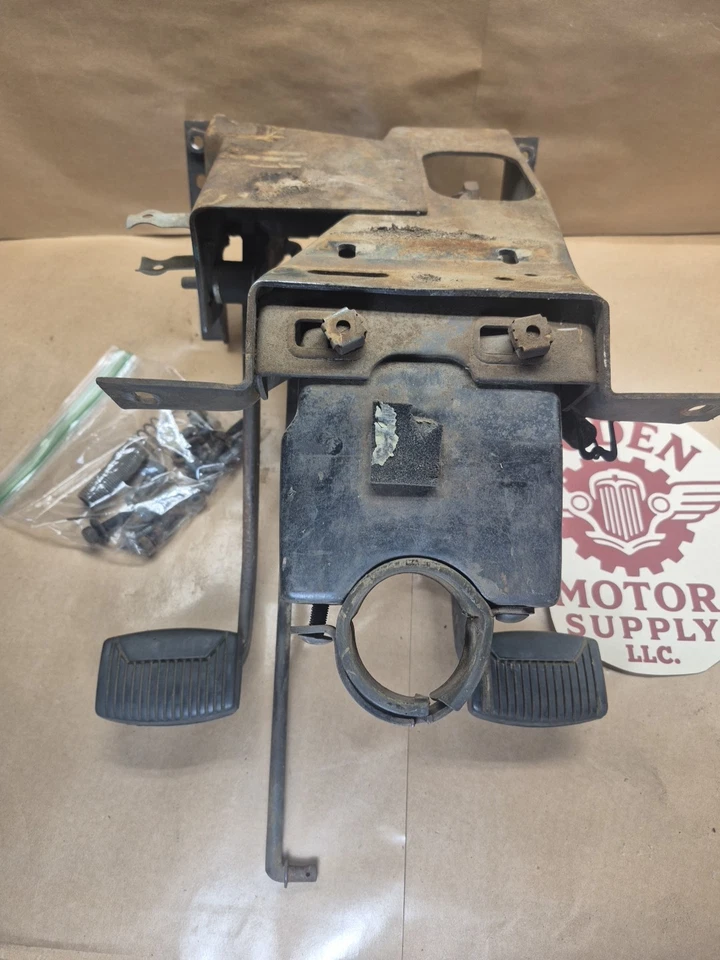 1961 - 63 福特卡车离合器和制动踏板组件原始设备制造商 Uni-body 1962 F100 F250 350 — 第 3/4 张图片