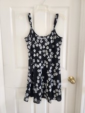 NWOT-Morgan Taylor Intimates- black chemise with small white floral - Small